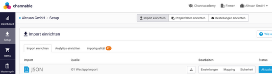 Screenshot der Altruan-Oberfläche mit Navigationsfeldern auf der linken Seite und ArtikelMeister-Feed: Weclapp Artikel JSON / CSV Feed-Einstellungen angezeigt, mit Optionen wie „Import einrichten“, „Analytics einrichten“ und fokussiert
