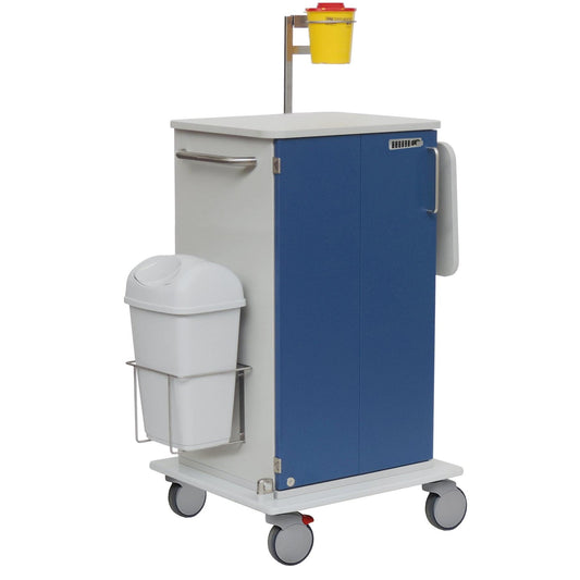 Ein Novocal Medikamentenwagen von Novocal mit blauen Türen, weißem Verdeck, Metallgriffen, Fahrgestell aus Vollkunststoffplatte, steht auf 4 Rädern und hat einen weißen Seitenabfalleimer und einen gelben Behälter für scharfe Gegenstände darüber.