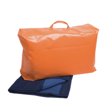 Carry bag containing 5 Rostock wool blankets