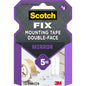 Eine Packung Scotch-FIX™ Spiegelmontageband 4496W von 3M Deutschland GmbH enthält doppelseitiges Klebeband für Spiegel, trägt bis zu 5 kg, ist 19 mm x 1,5 m groß und zeigt ein meist lila Design mit Klebeband- und Waschbeckenmotiven.