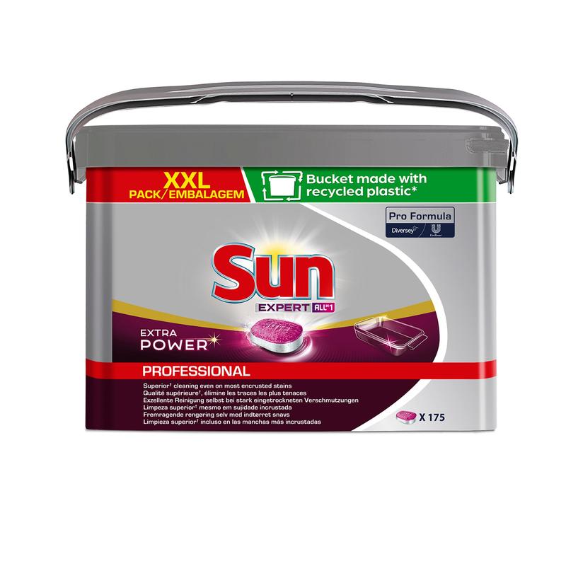 A plastic bucket with SUN Professional All-in-1 Extra Power Tabs from Diversey Deutschland GmbH & Co. OHG, premium dishwasher tablets (175 pieces), purple tablet appearance, gray lid, and a note that the bucket is made from recycled plastic.