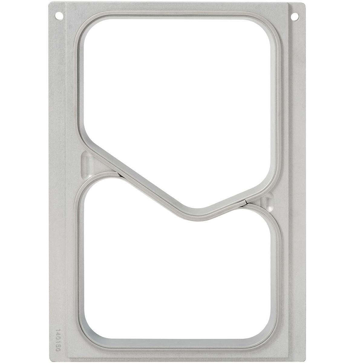 Die Kassette DF10/20 von Duni GmbH ist ein rechteckiger silberner Metallrahmen mit zwei großen, unregelmäßigen Ausschnitten und abgerundeten Ecken, kompatibel mit 2-Komp. PP GN Menüschalen 630/490 ml. Sie hat Befestigungslöcher in zwei Ecken.