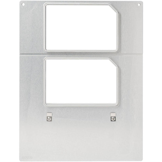 Eine silberne Platte mit zwei rechteckigen Ausschnitten und abgeschrägten Kanten, konzipiert für die Verwendung mit Kassette DF15/25 f. Schale Polardeli rPET 300, 500, 750 ml (2-nutzig) von Duni GmbH - ideal für die Präsentation von Lebensmitteln oder die Integration von Displaysystemen.