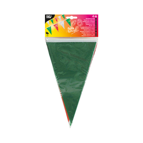 The PAPSTAR pennant chain, weatherproof foil of PAPSTAR GmbH is a 4 m long, green triangular pennant chain made of plastic, ideal for outdoor events and garden parties. The delivery comes in a transparent package with a colorful label featuring pennant patterns and party graphics.