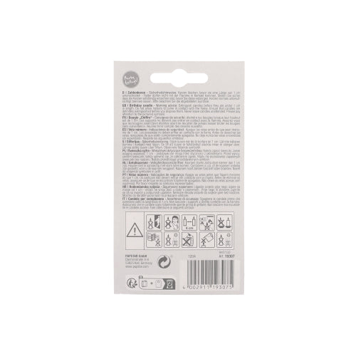 Die PAPSTAR Zahlenkerze 7,3 cm weiß mit rotem Rand von der PAPSTAR GmbH wird in einer Verpackung mit mehrsprachiger Anleitung, Sicherheitssymbolen, Barcode, Recyclingsymbolen und einer Aufhängelasche geliefert – ideal für Jubiläen und Geburtstage.