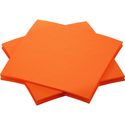 Ein Stapel leuchtend orangefarbener Duni GmbH Dunisoft-Servietten 20 x 20 cm ist in einem überlappenden Muster auf weißem Hintergrund angeordnet und bringt stilvolle Eleganz auf jeden gedeckten Tisch.