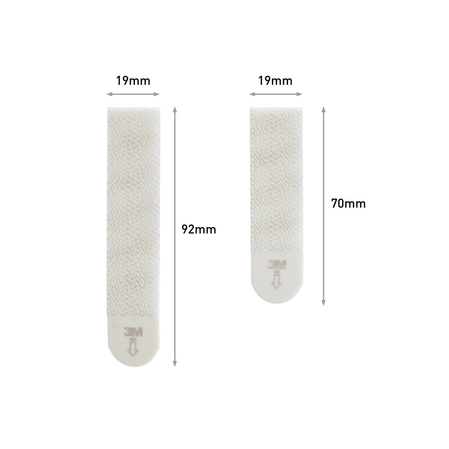 Zwei Command™ Bilder-Montage Strips von 3M Deutschland GmbH (Größen M 70x19mm, L 92x19mm) aus dem Vorteilspack 17209 sind nebeneinander abgebildet-perfekt zum Aufhängen von Bildern ohne Nägel oder Beschädigungen.