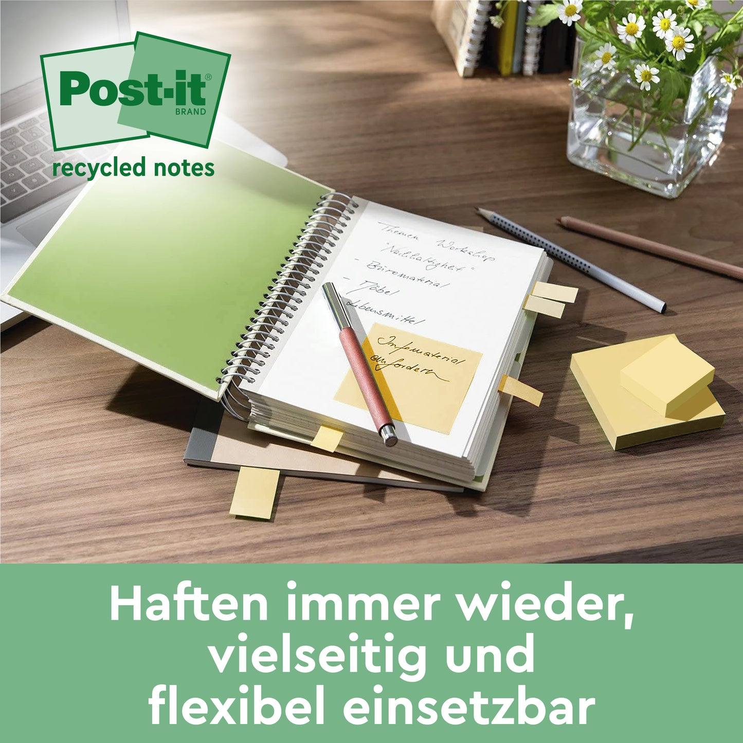 Auf einem Schreibtisch liegt ein offenes Notizbuch mit Post-it® Recycling Z-Notes, Gelb, 76x76 mm von 3M Deutschland GmbH (100% PEFC, 12 Blöcke + Gratis Dispenser). Daneben stehen Bleistift und Pflanze. Darunter wirbt deutscher Text für das Produkt.