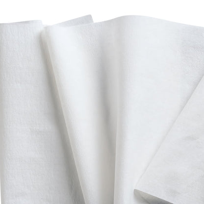 Close-up of the WypAll® L40 PowerClean large roll from Kimberly-Clark GmbH (1 roll, 750 sheets): white cleaning cloths with high absorbency - ideal as a versatile cleaning cloth for professional needs.
