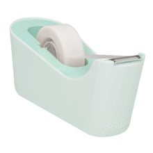 Der Scotch™ Klebeband-Abroller C18 von 3M Deutschland GmbH enthält eine Rolle Scotch® Magic™ Unsichtbares Klebeband (19 mm x 33 m) und verfügt vorne über eine Metall-Schneidekante.