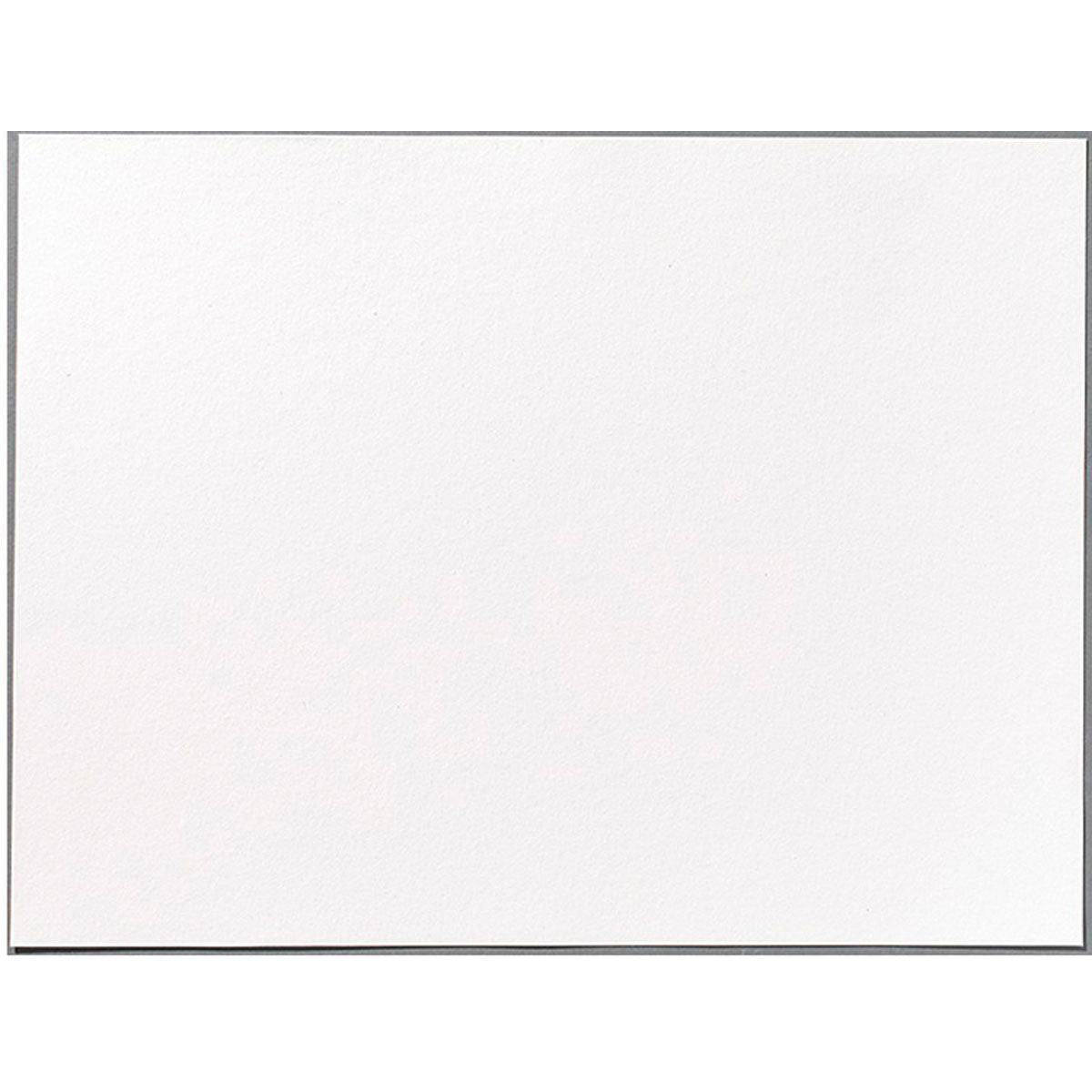 Ein weißer Bogen der Duni GmbH Dunicel-Tischsets 30 x 40 cm aus einem 500er-Pack liegt waagerecht auf einem unifarbenen Hintergrund, dessen glatte, blanke Oberfläche ideal für eine raffinierte Tischdekoration ist - kein Text oder Bild ist sichtbar.