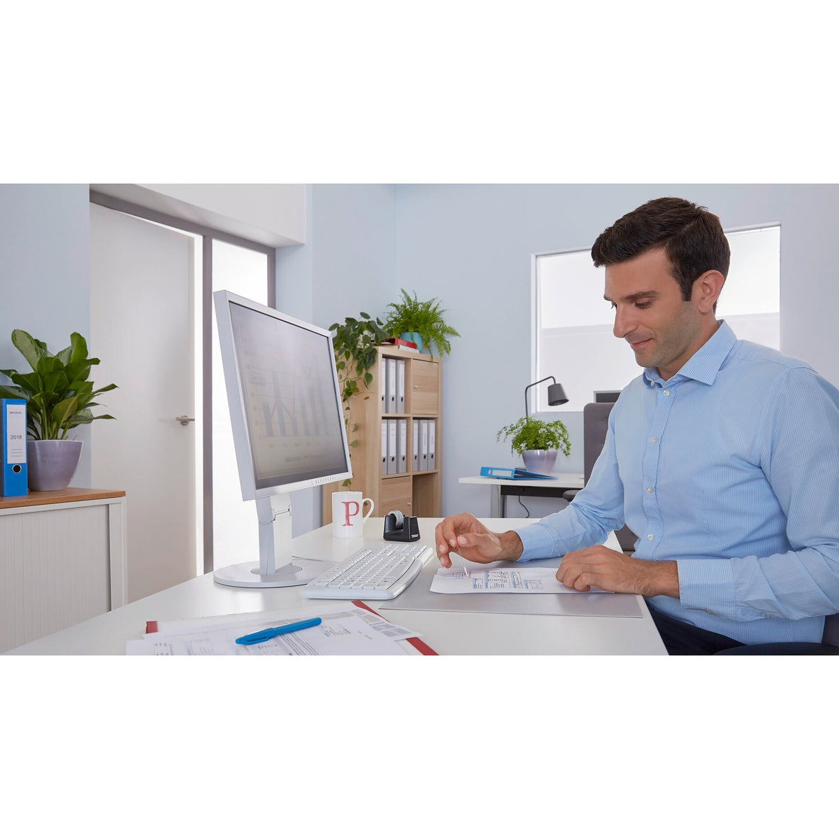 tesafilm eco & clear, transparent, ecoLogo, 10 m x 15 mm – Anwendung