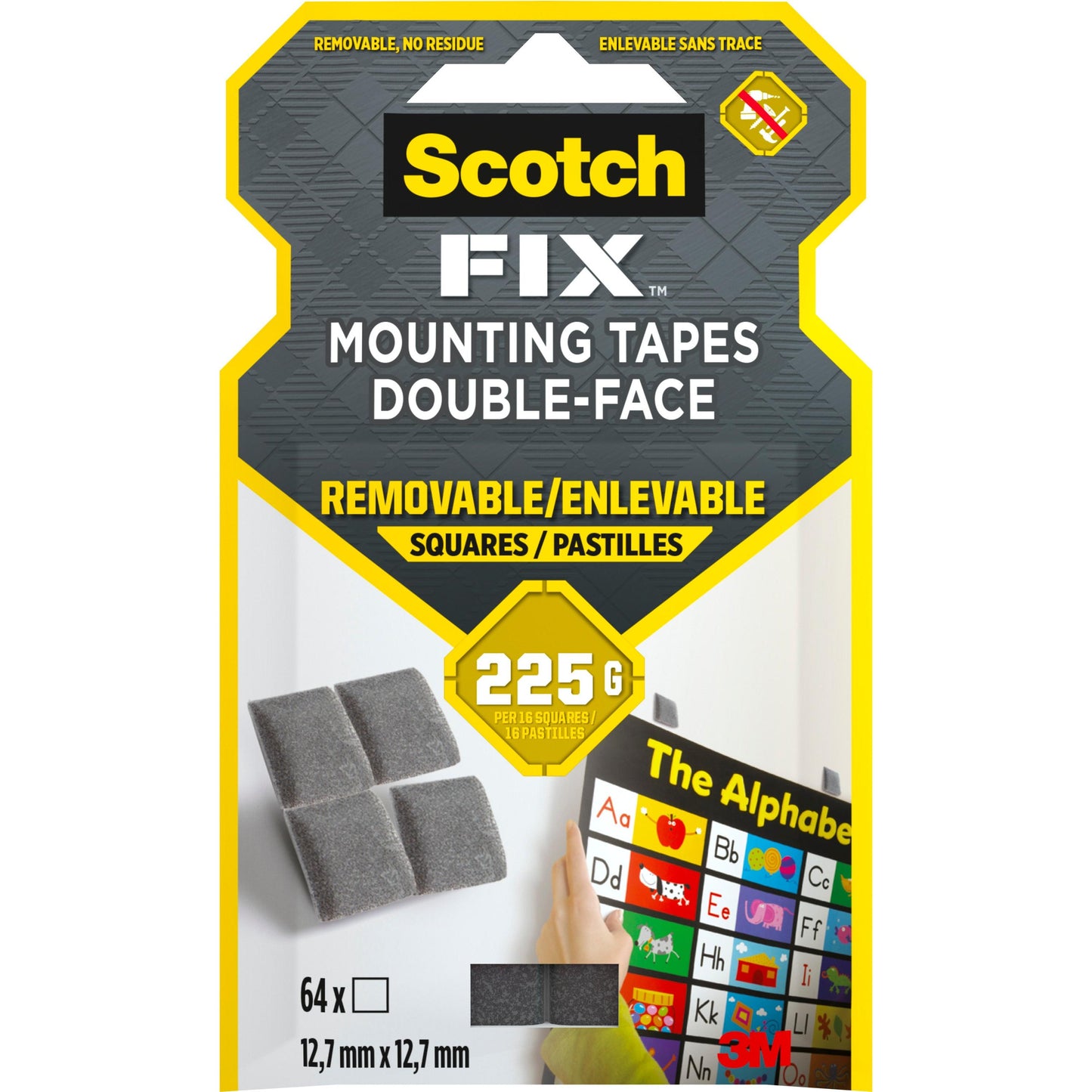 Verpackung für Scotch-FIX™ Ablösbare Montagequadrate 108-ST64-P (12,7 mm x 12,7 mm, 64 Stück) von 3M Deutschland GmbH: Zeigt vier rückstandsfreie Klebepads (bis zu 225 g) mit Anwendung auf einem Buchstabenbrett und das 3M-Logo unten rechts.