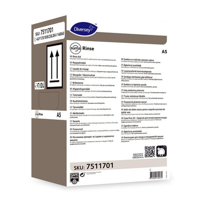 A rectangular brown and white box with the label "Suma Rinse A5 – Neutral Rinse Aid" from Diversey Deutschland GmbH & Co. OHG contains product details in multiple languages, SKU 7511701, 10L capacity symbol, barcode, and promises streak-free results.