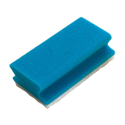 The TASKI sponge pad sponge 10 pcs. from Diversey Deutschland GmbH & Co. OHG is a blue, rectangular cleaning sponge with a white scouring layer - ideal for effortless and effective cleaning on various surfaces.