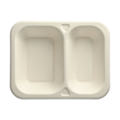 The 2-part, white rectangular tray from PAPSTAR GmbH is made from eco-friendly sugarcane; ideal for catering and take-away events. Product: PAPSTAR 100 sealable, sugarcane 2-compartment, white.