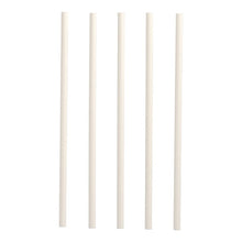 Fünf PAPSTAR Shake-Halme aus Papier (Ø 8 mm, 25 cm) der PAPSTAR GmbH sind vertikal auf weißem Hintergrund angeordnet und bieten eine nachhaltige Alternative zu herkömmlichen Strohhalmen.