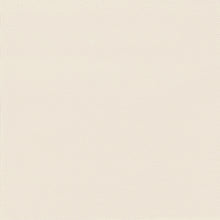 Ein dezentes, feines Gittermuster überlagert eine glatte, strukturierte Oberfläche in einem hellen Champagnerton, ähnlich wie bei PAPSTAR GmbH 50 Servietten "ROYAL Collection" 1/4-Falz 40 x 40 cm.