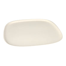 The PAPSTAR 4 plate sugarcane "pure" white "Belle Vie, Ligne Carrée" from PAPSTAR GmbH is a rectangular, cream-colored plate with rounded edges - ideal for anyone looking for eco-friendly tableware.