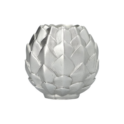 The Starpak ball candle Ø 10 cm silver "Pine Cone" is a silver, round candle with a festive pine cone design and overlapping segments - ideal as an elegant decorative piece.