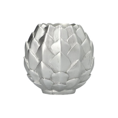The Starpak ball candle Ø 10 cm silver "Pine Cone" is a silver, round candle with a festive pine cone design and overlapping segments - ideal as an elegant decorative piece.