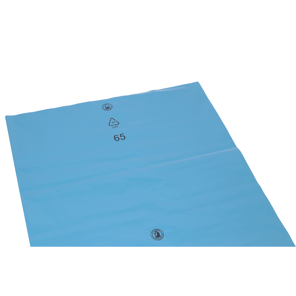 The flat, blue DEISS 90154 LDPE bag (240L, 1000x1250x0.06 mm) from EMIL DEISS KG is equipped with a recycling symbol, the number 65, and two circular markings on the surface. The background is white. Packaged as 100 bags per carton.