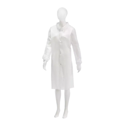 In a clinical and professional presentation, the white mannequin showcases an AMPri MED-COMFORT PP fleece visitor coat from AMPri Handelsgesellschaft mbH. The long lab coat, designed for hygienic disposable protection, has long sleeves and button closures on the front. Against a plain white background, this garment made of polypropylene exudes a sense of cleanliness and professionalism.