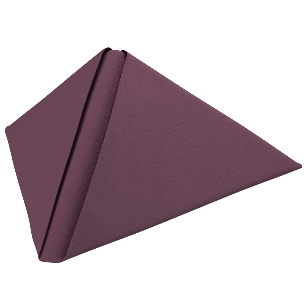 Eine gefaltete Serviette in Pyramidenform steht aufrecht. Diese Dunilin®-Serviette der Duni GmbH ist in einer einfarbigen Mauve-Farbe mit dezentem Strukturmuster gehalten, bietet die Eleganz einer stoffähnlichen Einwegserviette und ist dabei vollständig kompostierbar. Die Packung enthält 45 Stück mit den Maßen 40 x 40 cm.