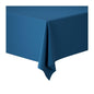 Ein rechteckiger Tisch, drapiert mit einer Duni Dunicel-Tischdeckenrollen 1,18 m x 10 m Tischdecke der Duni GmbH in einfarbigem Blaugrün, ausgestellt aus einem Eckwinkel auf weißem Hintergrund – ideal für Hochzeiten, Bankette und Firmenveranstaltungen.