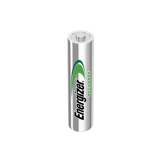 Eine silberne wiederaufladbare Energizer Power Plus AAA Micro LR03 700 mAh-Batterie mit einem grün-schwarzen Etikett, vertikal ausgerichtet. Die Batterie ist auf einem sauberen, weißen Hintergrund abgebildet.