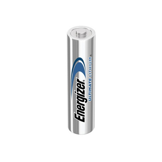 Eine einzelne AAA Energizer Ultimate Lithium Micro Batterie (LR03) von Energizer Deutschland GmbH, vertikal auf einem einfachen weißen Hintergrund mit auffälliger blauer und schwarzer Beschriftung.