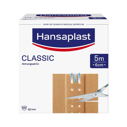 Box with Hansaplast Classic plasters from Beiersdorf AG with the logo and the image of a "customizable" breathable plaster next to a pair of scissors, emphasizing the medical competence of the product