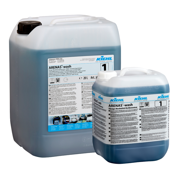 Abgebildet sind zwei große Kunststoffbehälter der Johannes Kiehl KG Kiehl ARENAS-wash Flüssiges Alleinwaschmittel, beschriftet mit Produktinformation und gefüllt mit blauer Flüssigkeit. Der größere fasst 20 Liter. Dieses Waschmittel ist phosphatfrei.