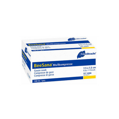 The Meditrade BeeSana® gauze compress box is displayed, ideal for effective wound care. The packaging is predominantly white with blue and yellow accents and indicates the size as 7.5 x 7.5 cm. It contains 100 sterile pieces and is thus perfect for any medical gauze needs.