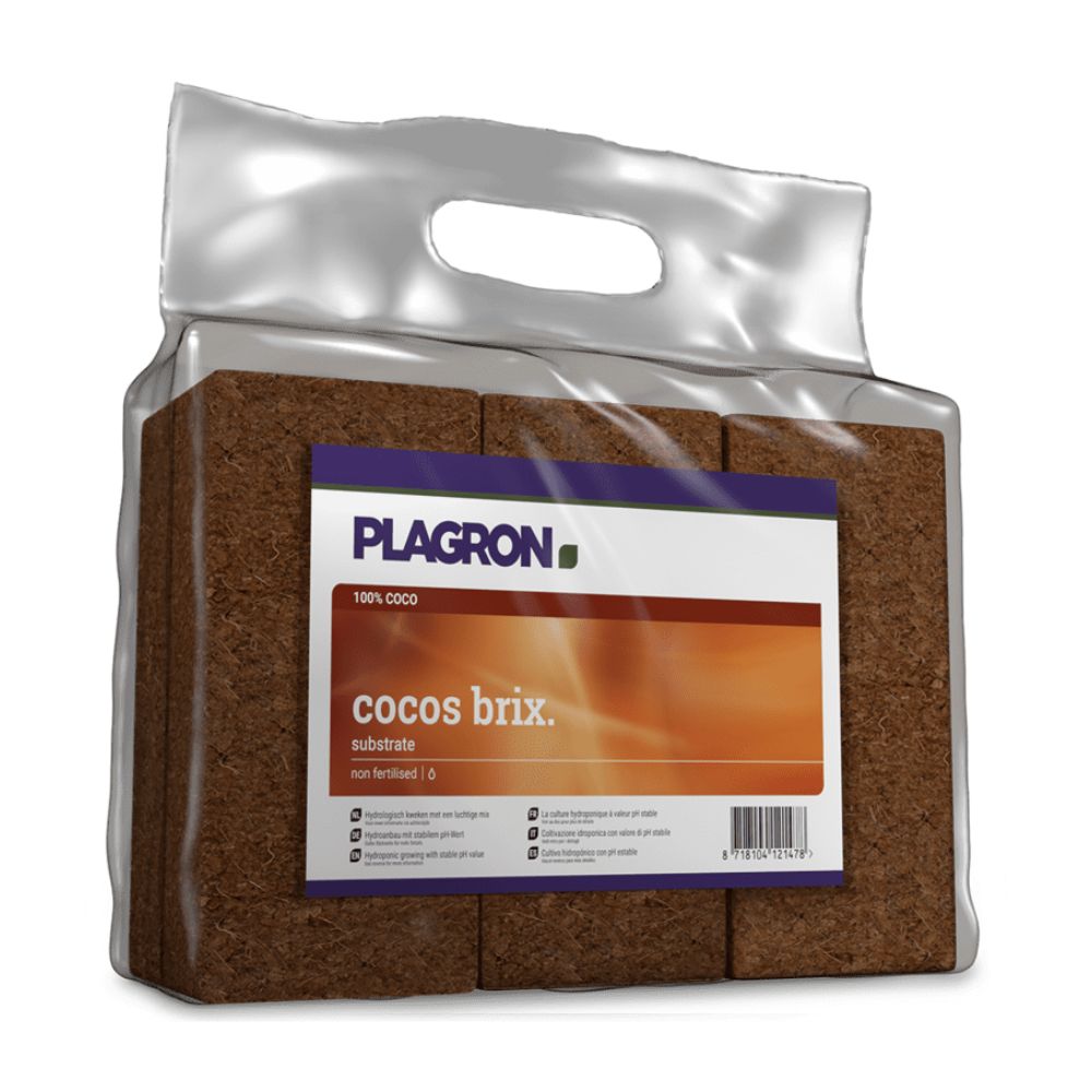 The Plagron Cocos Brix package from Bertels B.V. contains six high-quality coconut substrate blocks. The transparent plastic packaging with handle bears the labels “100% Coconut,” “unfertilized,” and the RHP quality mark for premium substrate.