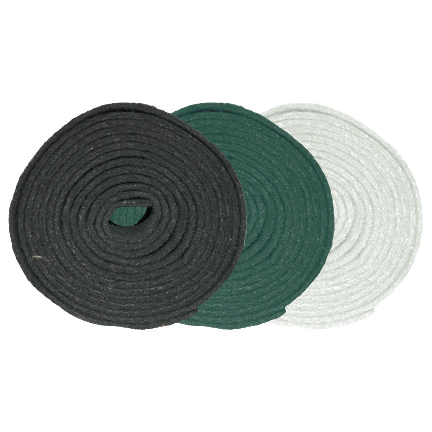 Drei Rollen Arcora ROLLENWARE HANDPAD 5000 x 150 mm der Arcora International GmbH sind in den Farben Schwarz, Grün und Weiß auf weißem Grund abgebildet - perfekt für diverse Reinigungs- oder Bindeanwendungen.