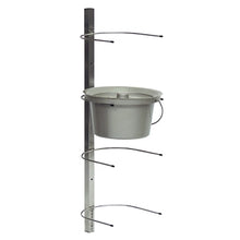 Die Novocal Toiletteneimer-Wandhalterung aus Edelstahl bietet Platz für 4 Toiletteneimer und 4 Steckbecken. Die praktische Wandhalterung von Novocal ist ideal zur sicheren, platzsparenden Aufbewahrung im Pflegebereich. Packung: 1 Stück.