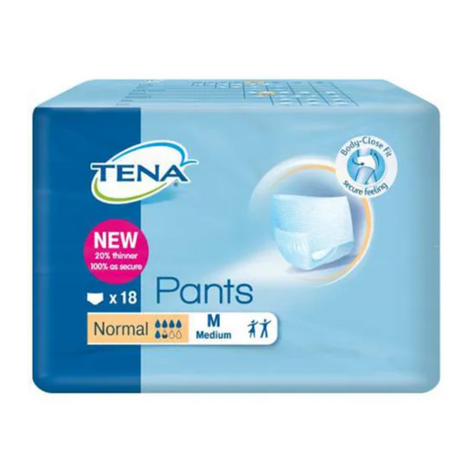 Das Bild zeigt eine Packung TENA Pants Normal Inkontinenzhosen für Erwachsene mit Blasenschwäche. Die überwiegend blaue Verpackung weist darauf hin, dass das Produkt eine mittlere Größe für normale Saugfähigkeit hat und 18 TENA Pants Normal Inkontinenzhosen mit neuen Funktionen enthält, darunter 20 % dünneres Material.