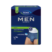 Eine Packung Muster TENA Men Active Fit Pants Plus Blue von TENA - Essity Germany GmbH, Größe L/XL (10 Einweghosen Männer), kommt in einer dunkelblauen Verpackung mit einem ausgeschnittenen Bild eines Mannes und hebt die wichtigsten Merkmale für Blasenschwäche hervor.