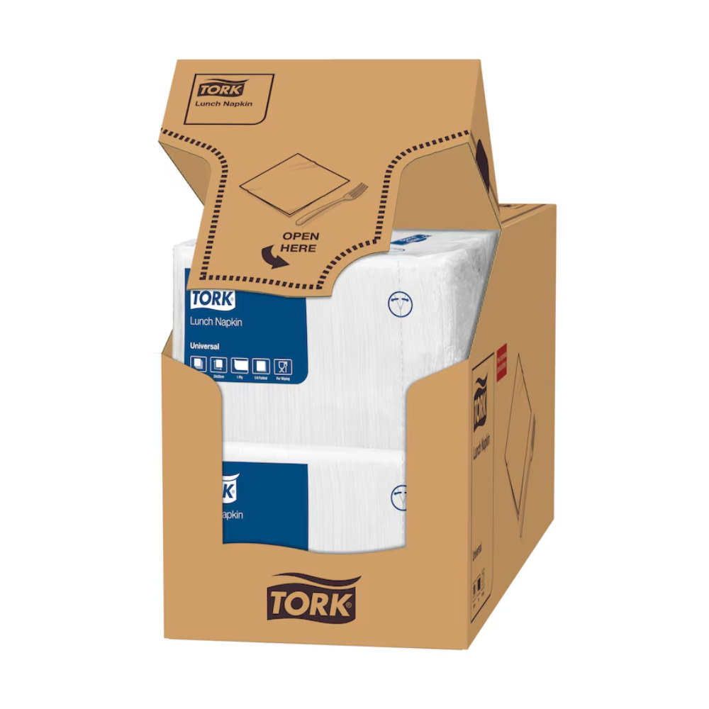 Eine Schachtel mit der Aufschrift „TORK Tork 509300 Lunchserviette Weiß Universal 1-lagig | Karton (8 Packungen)“ ist oben teilweise geöffnet und gibt den Blick auf weiße Serviettenpackungen im Inneren frei. Die Schachtel ist braun mit blau-weißer Beschriftung. Anweisungen zum Öffnen der 1-lagigen, industriell kompostierbaren Servietten sind auf der Vorderseite aufgedruckt.