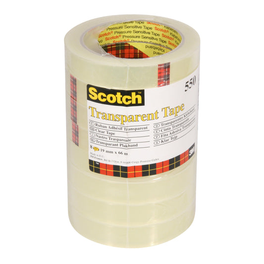 Eine Packung mit 8 Rollen 3M Deutschland GmbH Scotch® Transparentes Klebeband 550 mit den Maßen 19 mm x 66 m wird in einer durchsichtigen Kunststoffverpackung mit gelbem Etikett, schwarzem Text und rot-gelb-schwarz kariertem Rand geliefert.